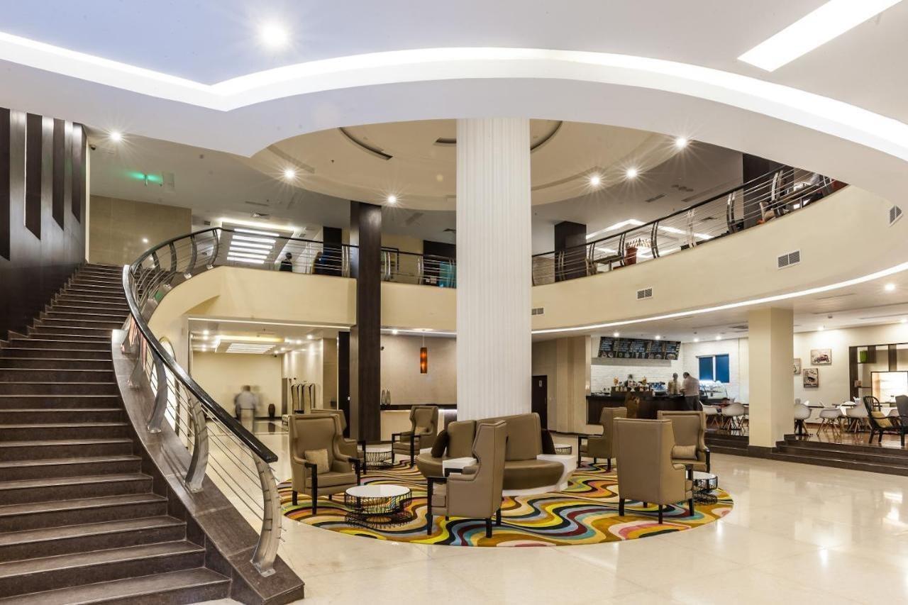 Acacia Premier Hotel 키수무 외부 사진