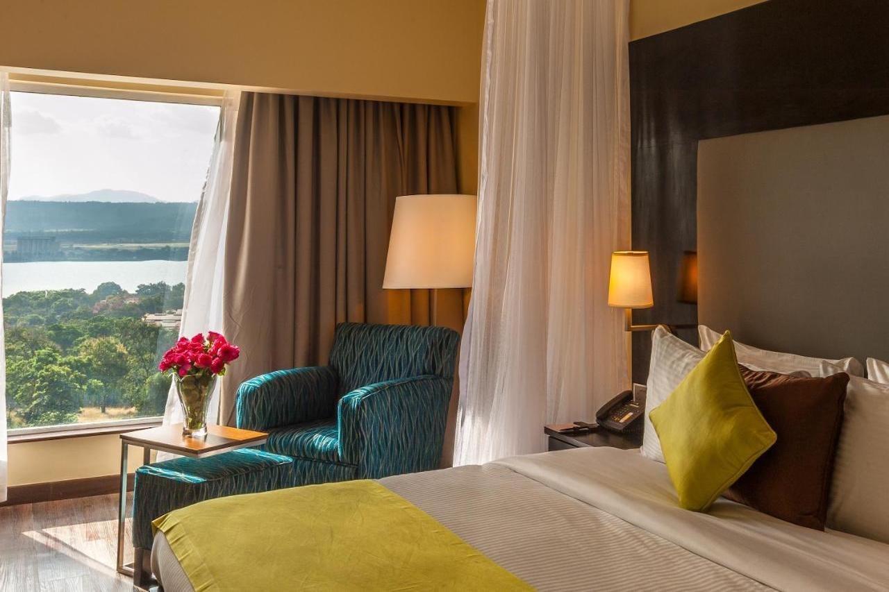 Acacia Premier Hotel 키수무 외부 사진