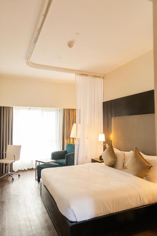 Acacia Premier Hotel 키수무 외부 사진
