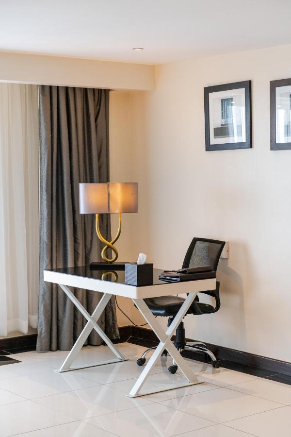 Acacia Premier Hotel 키수무 외부 사진