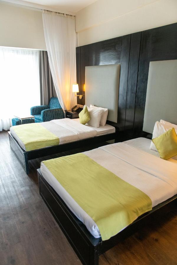 Acacia Premier Hotel 키수무 외부 사진