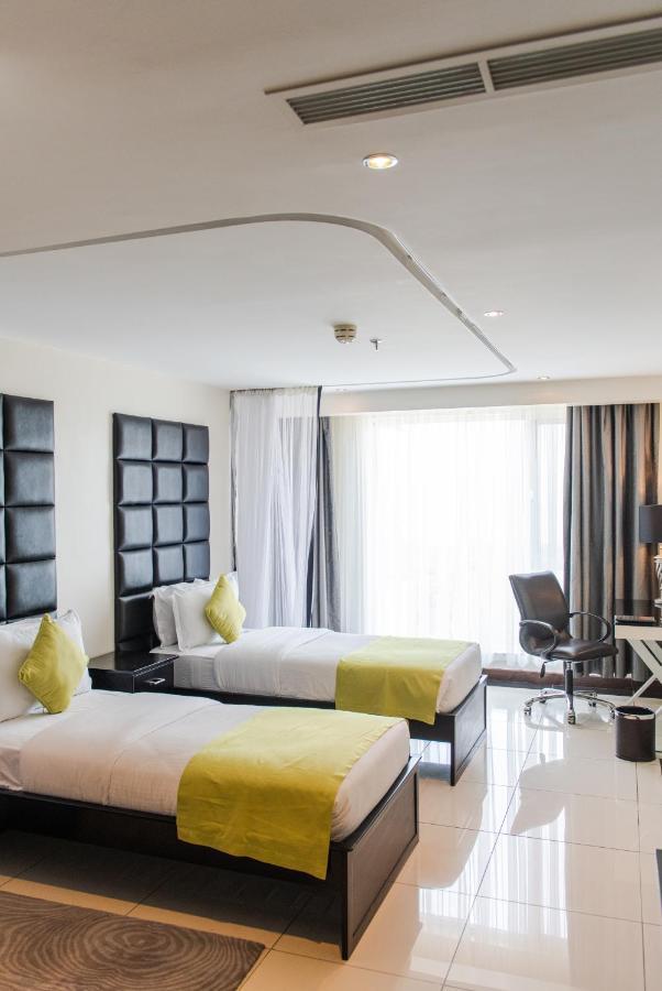 Acacia Premier Hotel 키수무 외부 사진