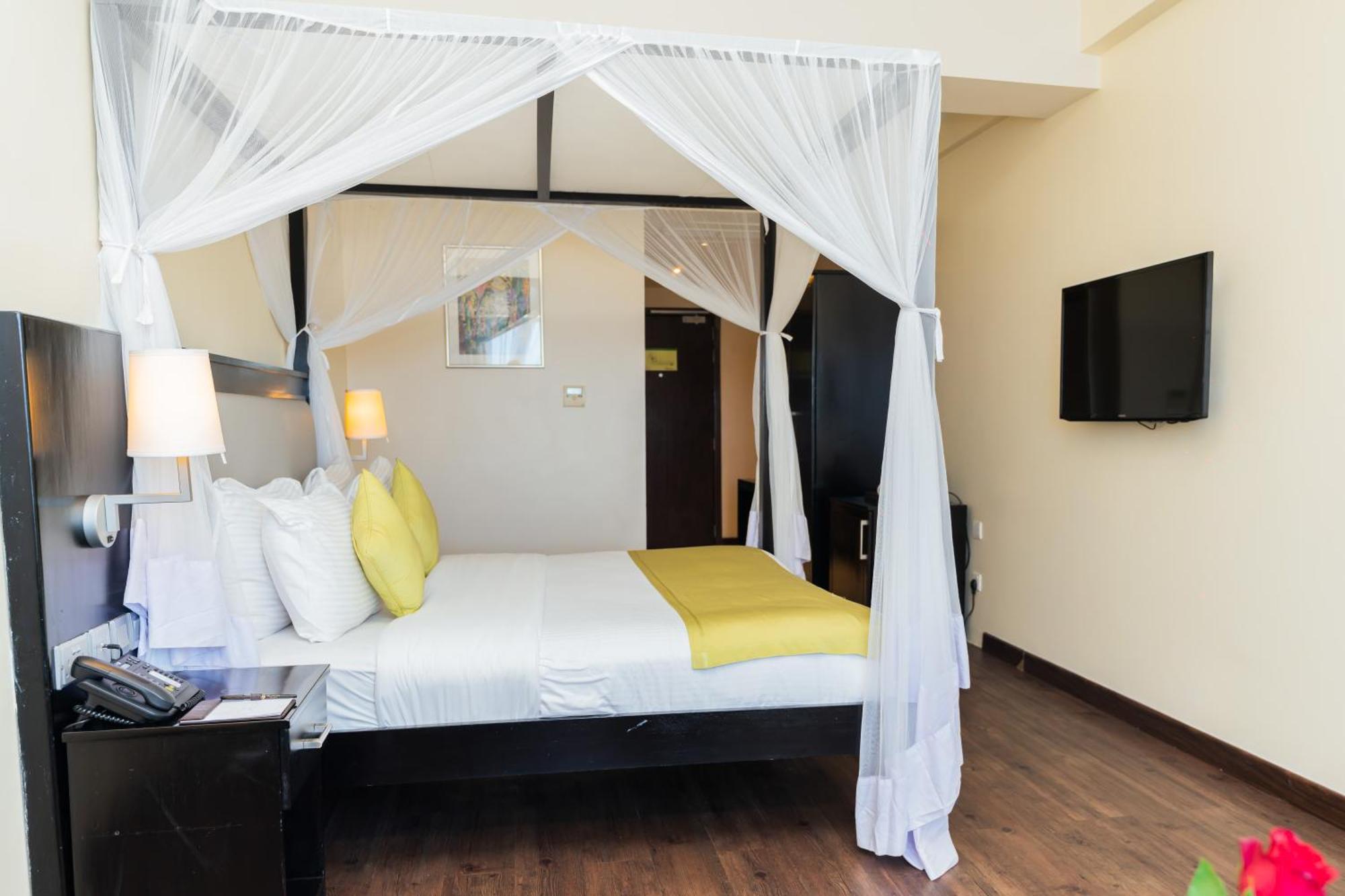 Acacia Premier Hotel 키수무 외부 사진