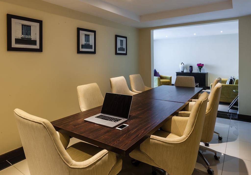 Acacia Premier Hotel 키수무 외부 사진