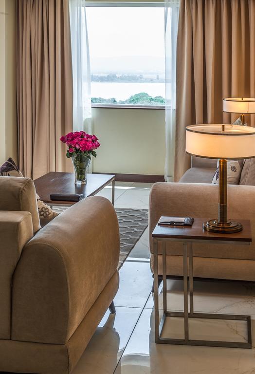 Acacia Premier Hotel 키수무 외부 사진