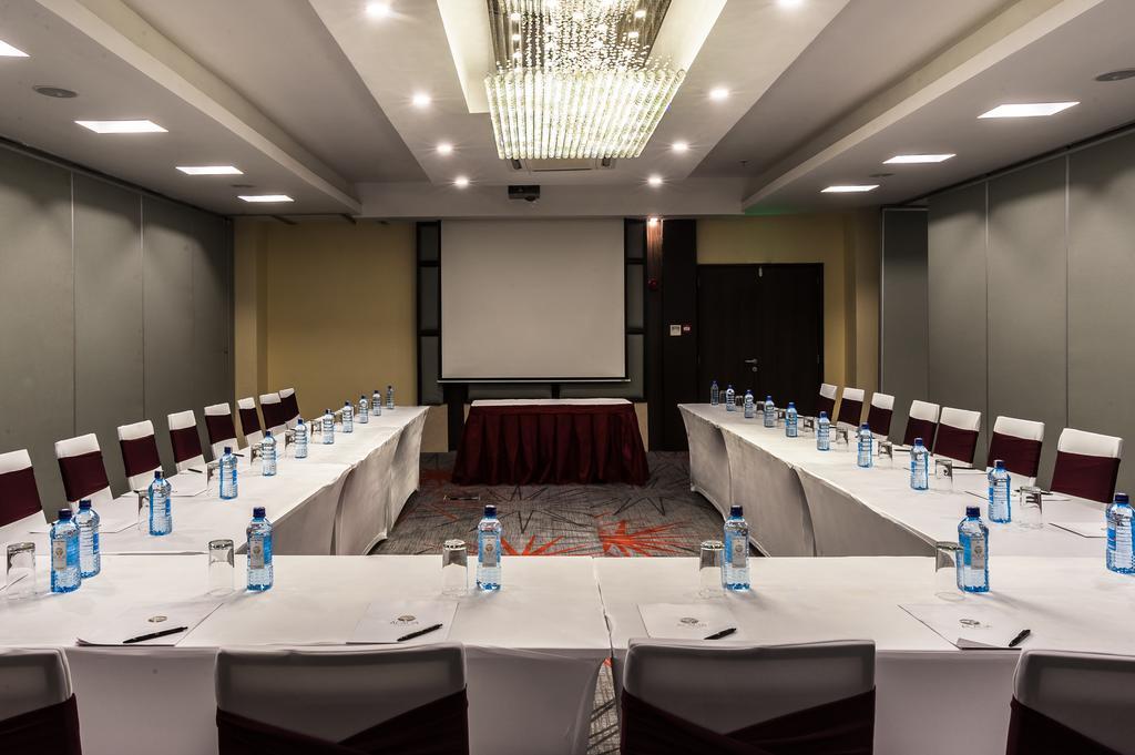 Acacia Premier Hotel 키수무 외부 사진