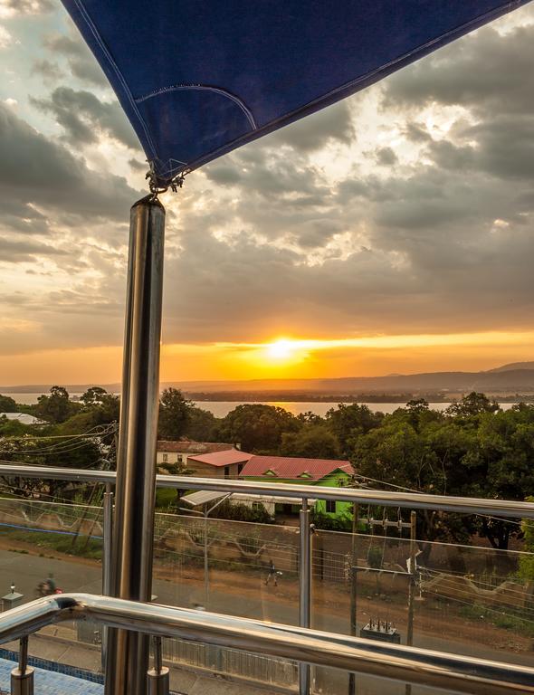 Acacia Premier Hotel 키수무 객실 사진